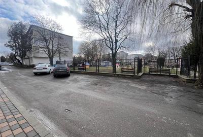 Apartament cu 3 camere decomandat, mobilat în Central - 1