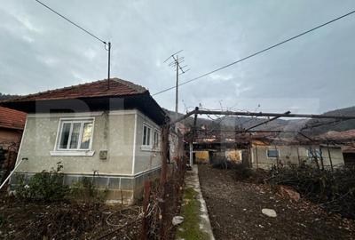 Casa pe parter, teren de 1813mp, zona Runcu - 2