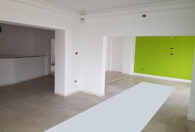 Casă cu 5 camere cu Teren 300 Mp în Intim - 9