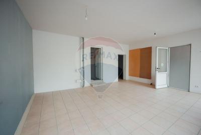 Casă cu 8 camere cu Teren 500 Mp în Iosia - 16