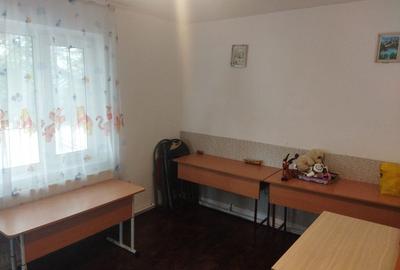 Casă cu 4 camere cu Teren 50 Mp în Central - 3