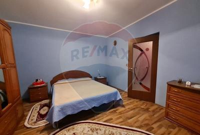 Casa cu 6 camere de vanzare in zona de munte - 4