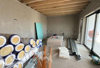 Casă cu 4 camere cu Teren 300 Mp în Roșia