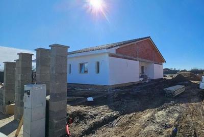 Casă cu Teren 350 Mp în Ianova