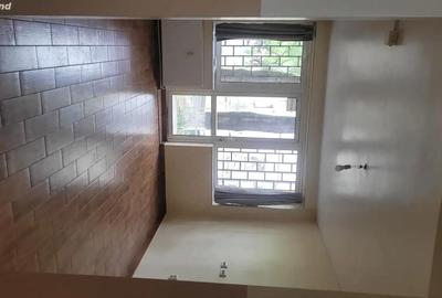 Spațiu comercial, de 25 mp, în Central - 6