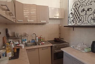 Vila interbelica P+1, SU 230 mp,intersectia Blv Marasesti cu Blv Cantemir sect 4 - 8