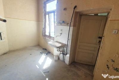Apartament cu 5 camere semidecomandat în Central - 8
