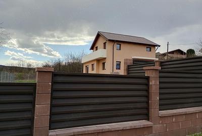 Casă cu Teren 760 Mp în Central - 2