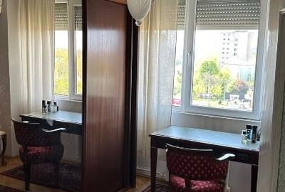 Apartament cu 3 camere decomandat, mobilat în Circumvalațiunii - 1