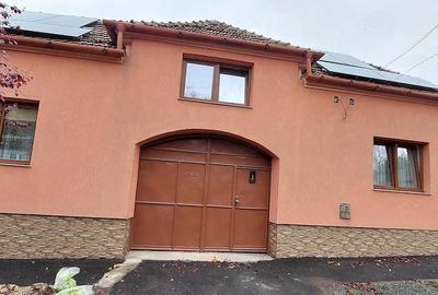 Casă cu 4 camere cu Teren 300 Mp în Central - 2