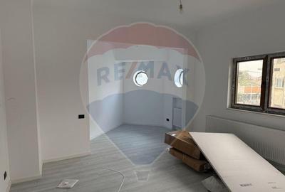 VANZARE Apartament cu 3 camere in zona Dacia - 2