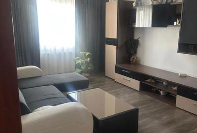 Vand apartament 3 camere, Gae?ti, str. Cuza Voda - 3