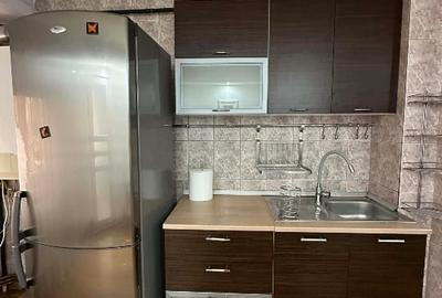 Apartament cu 3 camere decomandat în 1 Mai - 10