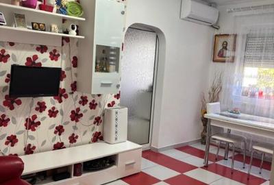 Vand apartament cu 3 camere - 1