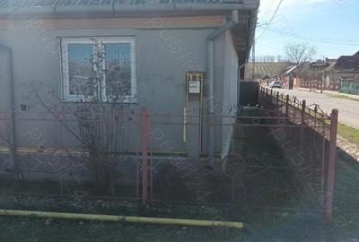 Casă cu 3 camere cu Teren 994 Mp în Central - 2