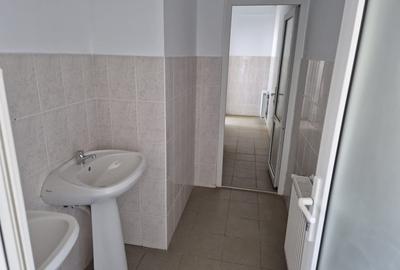 Spatiu industrial avand o hala de 2643 mp si birouri de 240 mp la 5 euro/mp Spatiu industrial avand o hala de 2643 mp si birouri de 240 mp la 5 euro/mp - 7