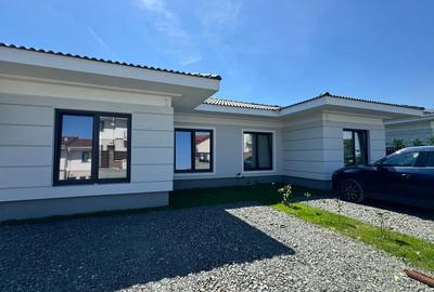 Duplex cu 3 camere cu Canalizare în Moșnița Nouă - 1