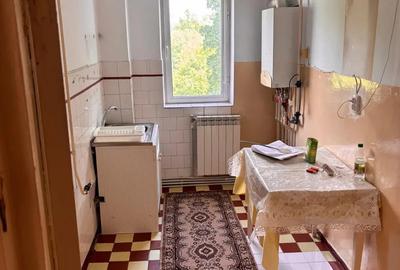 Proprietar vand ap 3 cam cf1 D - 7