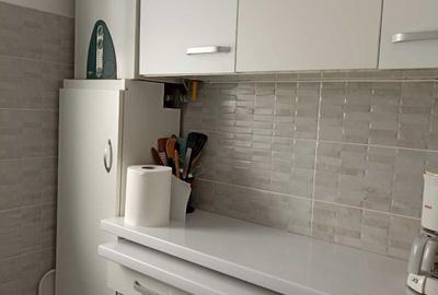 Apartament cu 3 camere semidecomandat în Central - 3