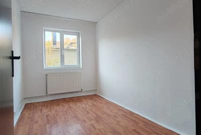 Apartament 3 camere, decomandat, 51 mp, parter zona buna Zarne?ti - 2