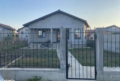 Casă cu 4 camere cu Teren 350 Mp în Agigea