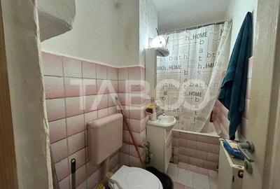 Garsoniera cu balcon si pivnita etaj 1 Zona Strand de vanzare - 2