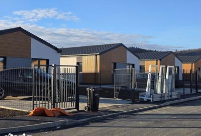 Casă cu 4 camere cu Canalizare în Central - 12