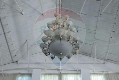 Spațiu comercial, de 2,500 mp, în Central - 4