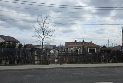 Teren de 1000 mp, în Central - 9