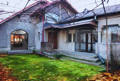 Casă cu 8 camere cu Teren 1038 Mp în Central - 10