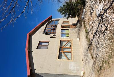 Casă cu 5 camere în Traian - 4