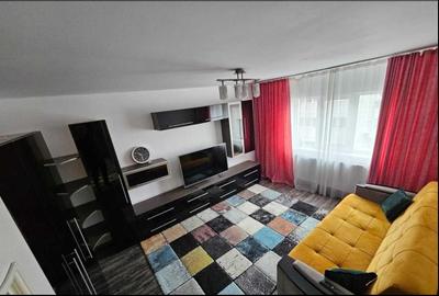 Apartament cu 3 camere decomandat în Casa de Cultură