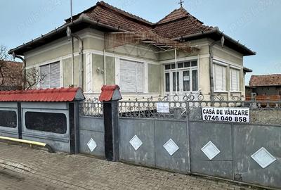 Casa ?i teren de vanzare - 1