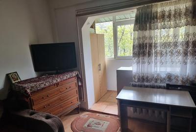 Apartament 2 camere, decomandat, zona Alexandru cel Bun Apartament 2 camere, decomandat, zona Alexandru cel Bun - 2