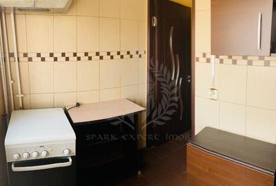 // GARSONIERA// REPUBLICII NORD// - 6