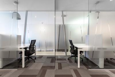 Alăturați-vă unui mediu de co-working cooperativ în Regus Vox Technology Park - 1