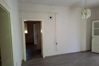 BRASADAS vinde casa 3 cam cu teren 5 ari in 14 Mai. - 8
