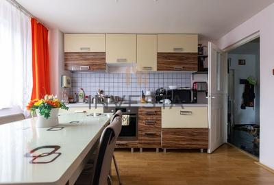 DE VANZARE CASA CU 4 CAMERE BUNA ZIUA - 2