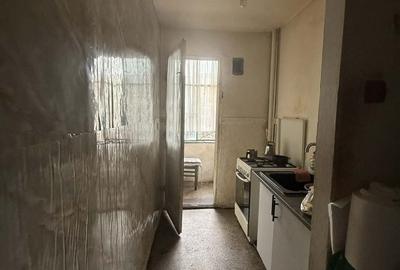 Apartament cu 3 camere semidecomandat în Central - 2