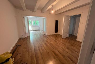 Apartament cu 3 camere semidecomandat, mobilat în Cișmigiu