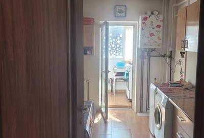 Apartament cu 3 camere decomandat în Mioriței - 3