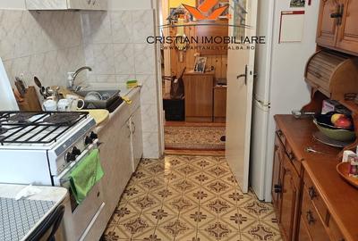 Apartament cu 3 camere decomandat în Cetate
