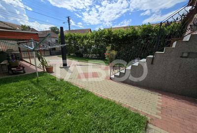 Casa individuala de vanzare teren 457 mp garaj Trei Stejari