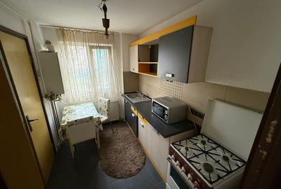 Apartament 2 camere, etaj 1,  balcon, baie cu geam – zona excelenta Sasar - 3