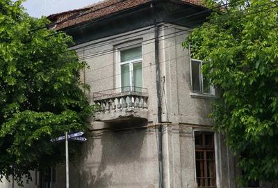 Casă cu 8 camere cu Teren 415 Mp în Drăgășani - 10