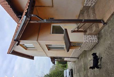 Casă cu 4 camere cu Teren 609 Mp în Central