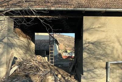 Casă cu 3 camere cu Teren 1400 Mp în Lopadea Veche - 1