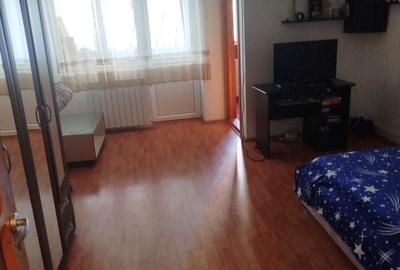 Garsonieră decomandată în 23 August - 2