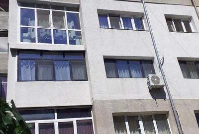 Vand apartament decomandat, complet si recent renovat, central cu fata la Dunare izola?ie exteriara Vand apartament decomandat, complet si recent renovat, central cu fata la Dunare izola?ie exteriara - 3