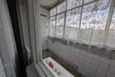 Bucovinei-Lizuca- 3 camere- bloc din 1982 - 2